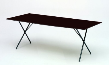 Tisch Suttgart HPL mit Stahl lackiertem